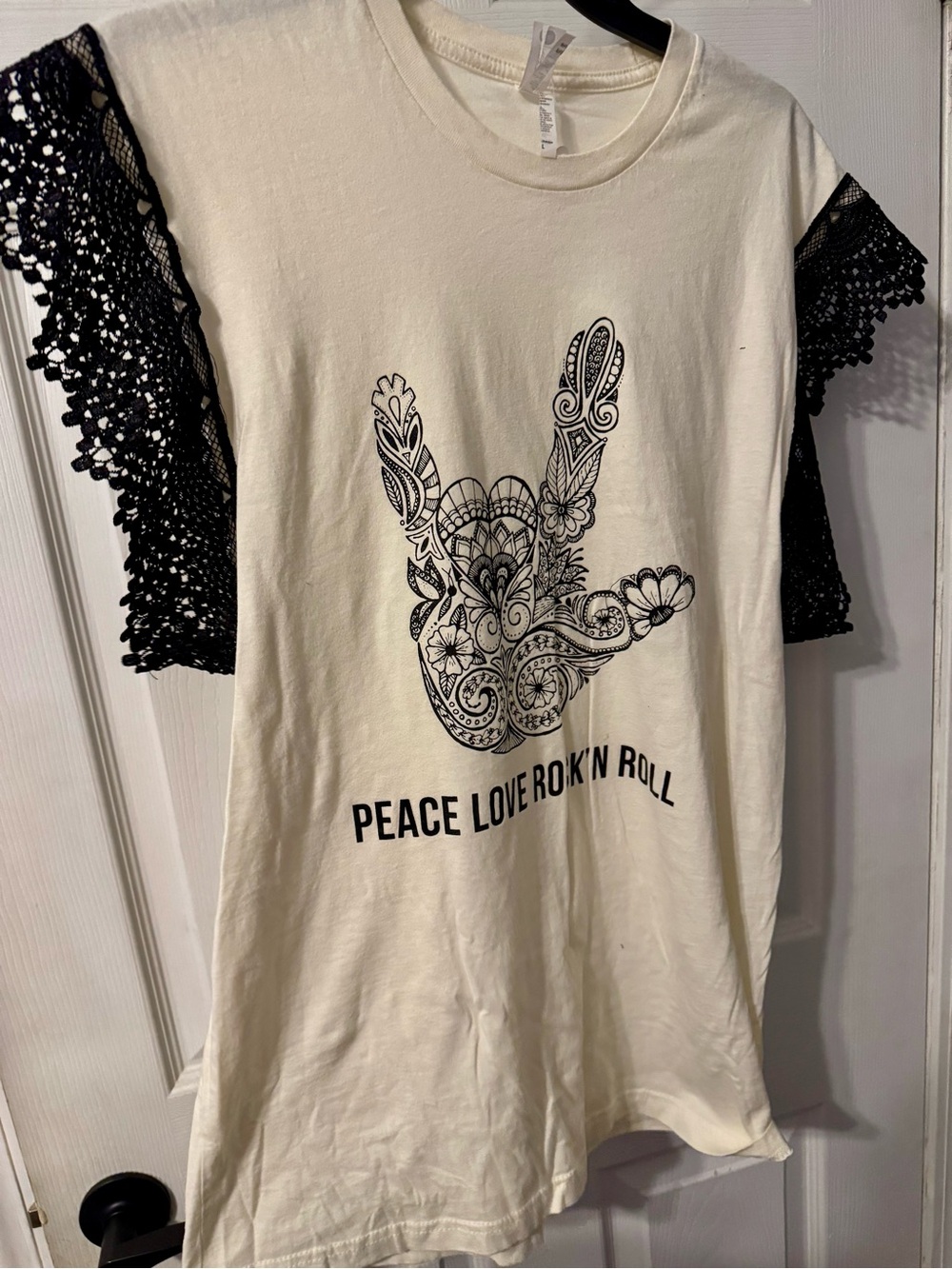 Women’s Peace Love Rock'n Roll Graphic Tee with black lace Crochet Sleeves